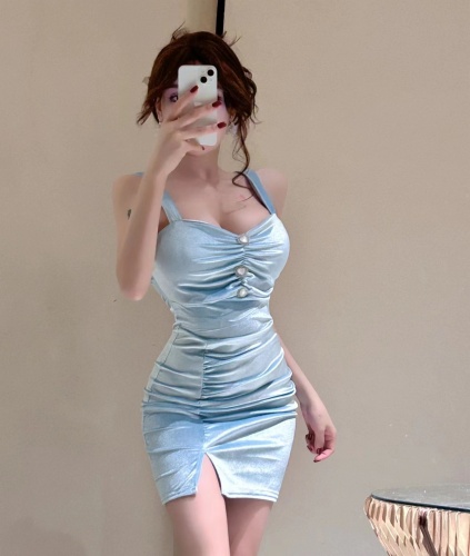 Real shot of a lady's temperament, a royal sister's goddess style, a sexy waist-cinching halter neck slimming French hottie dress