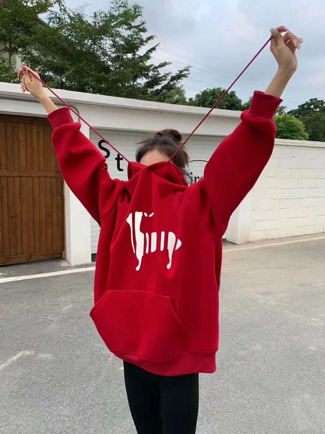 Korean version of creative lamb velvet hooded sweatshirt for women in autumn and winter new style loose, fashionable and age-reducing chic jacket trend
