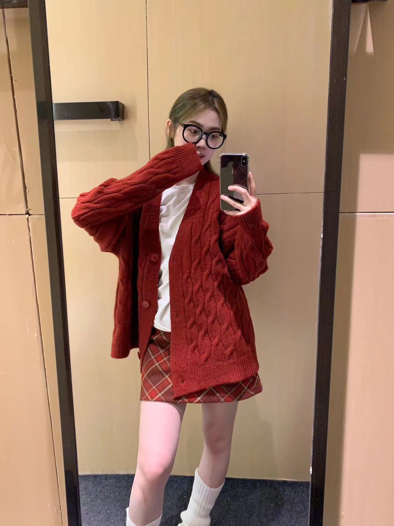 Autumn and winter outfit matching New Year's knitted sweater shirt red thickened sweater jacket sweater cardigan women's clothing