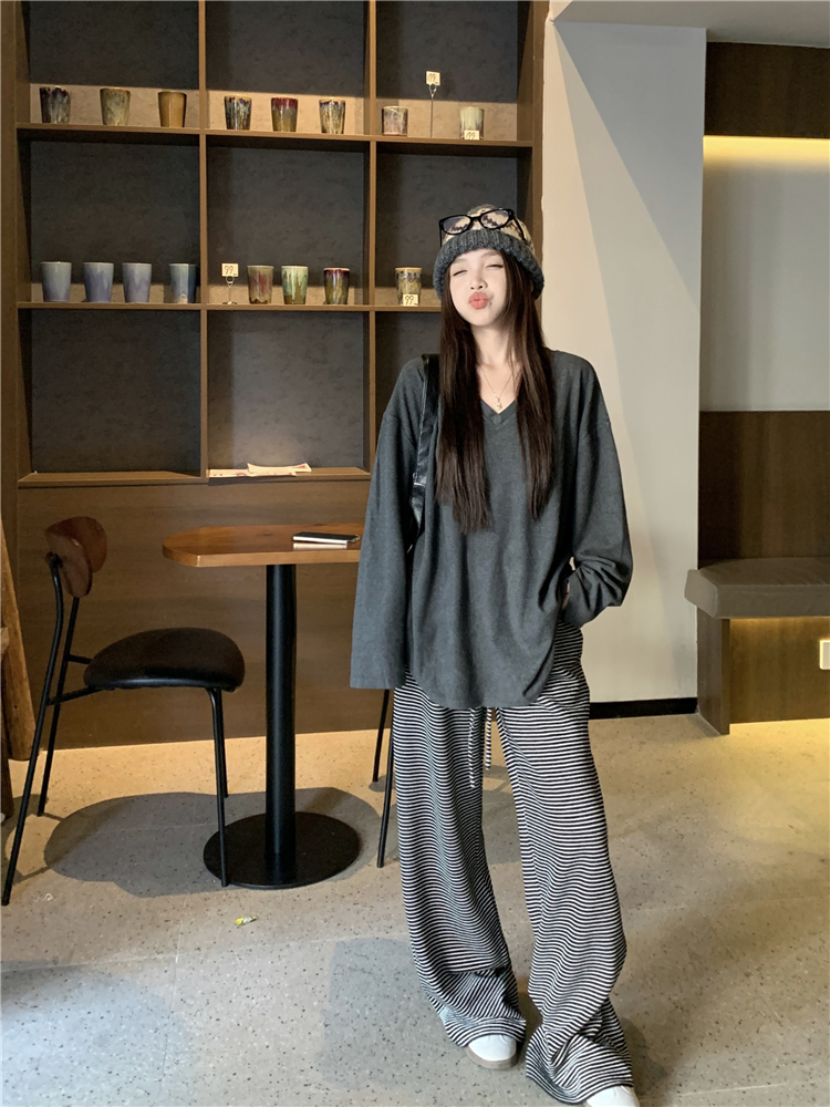 實拍~大碼V領T恤女純色長袖寬鬆顯瘦上衣+抽繩直筒條紋遛彎褲