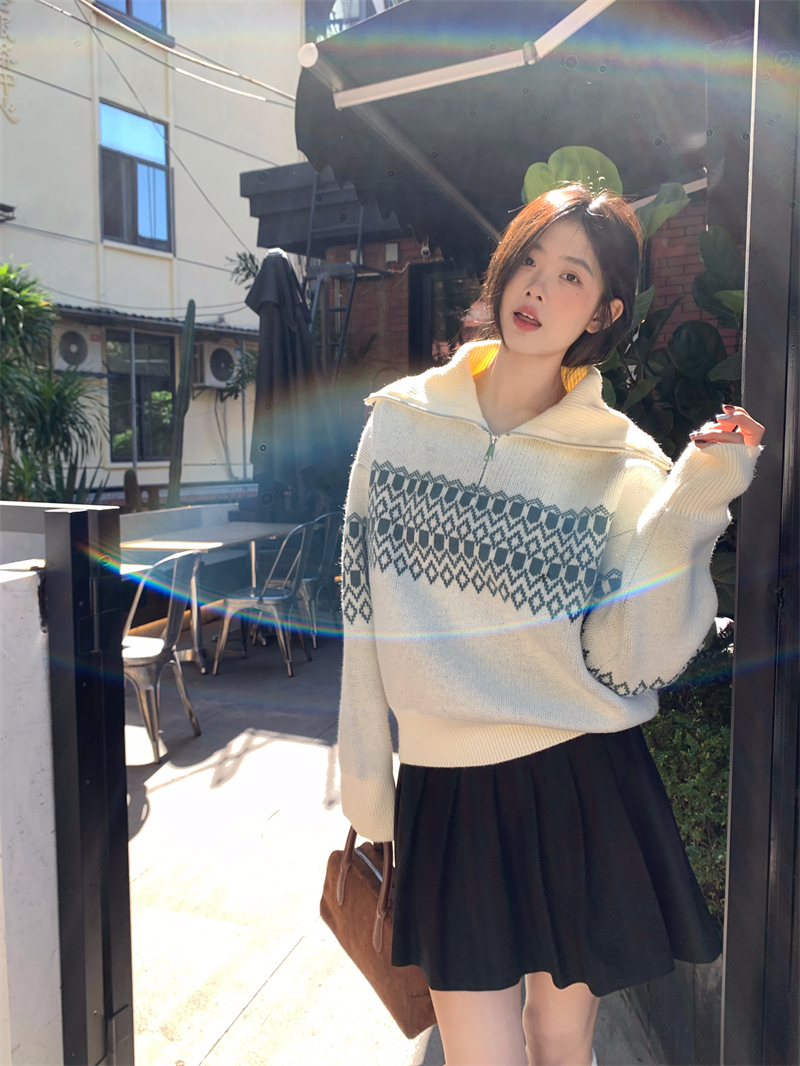 實拍 冬季厚款休閒風翻領半拉鏈設計幾何撞色寬鬆針織毛衣女