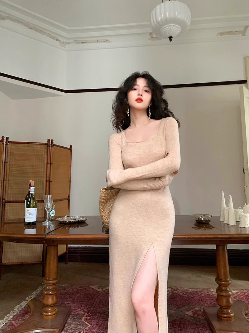 酒午***港風復古女秋新款方領針織連衣裙高腰性感開衩中長款裙子
