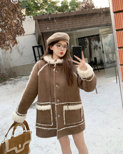 Real shot of sweet hooded suede fur all-in-one warm and slimming thickened jacket