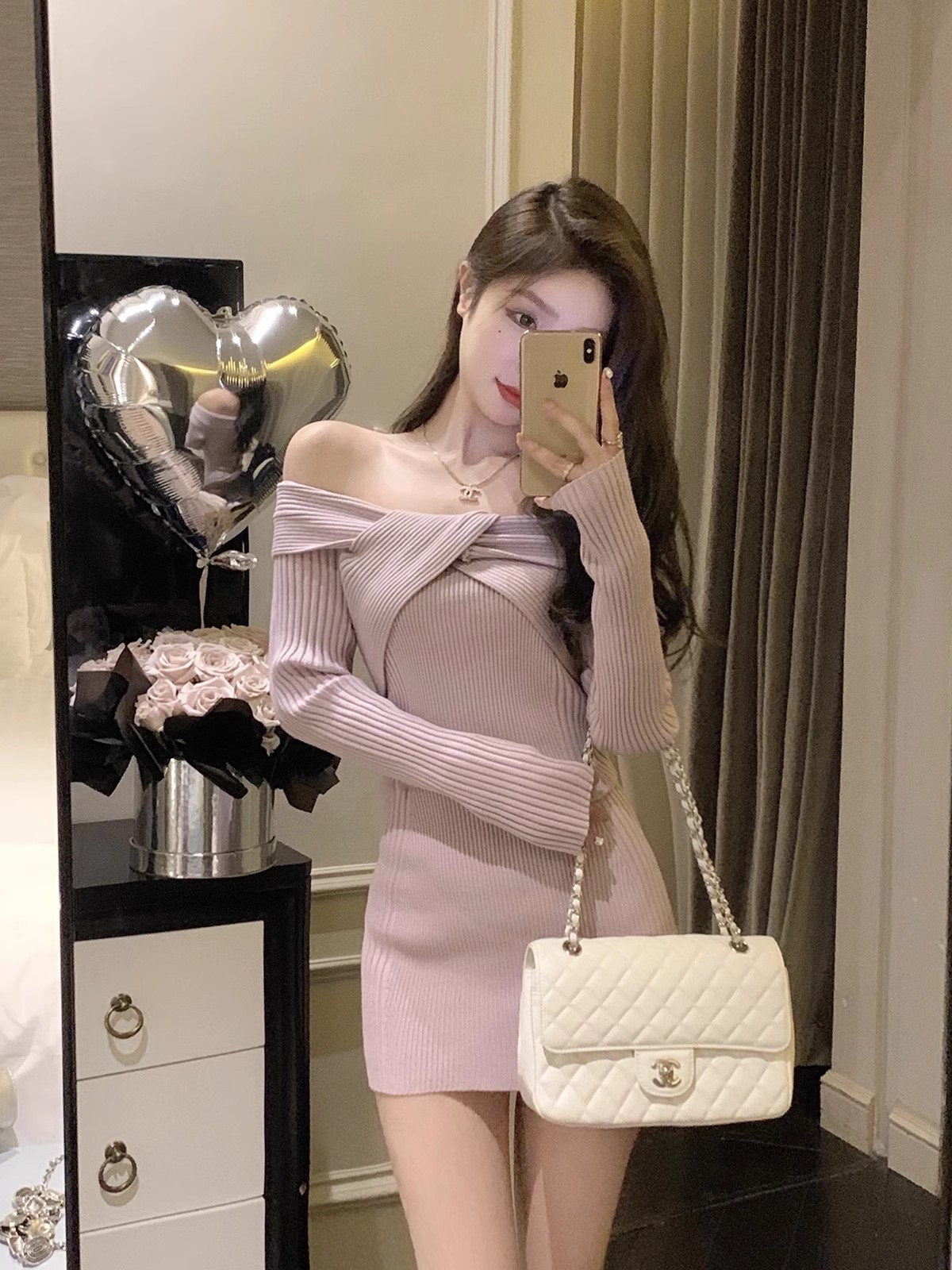 JustQin香榭麗溫柔秋冬新款超彈扭結一字肩修身針織連衣裙女
