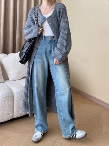 Mid-length knitted cardigan for women in autumn and winter new Korean style loose and lazy design niche thick woolen coat jacket