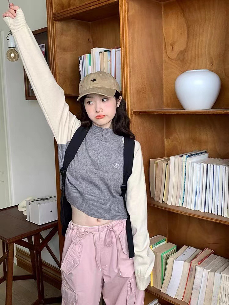 Contrast color college style knitted 2023 early autumn new Korean design niche chic versatile top