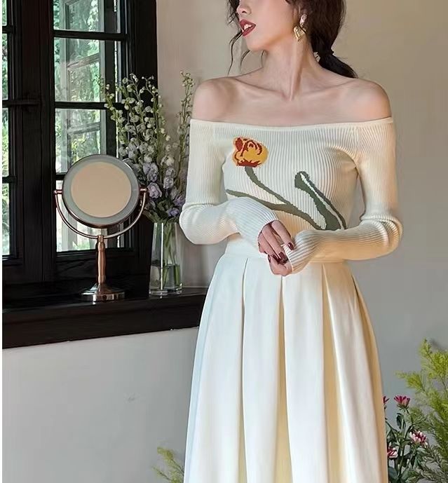 Flower round neck one-shoulder inner-layered bottoming sweater for women 2023 new autumn style versatile long-sleeved top