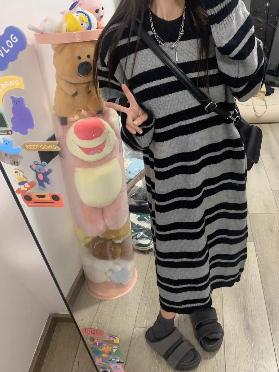 French retro striped design knitted dress for women autumn and winter high-end loose mid-length pullover sweater dress
