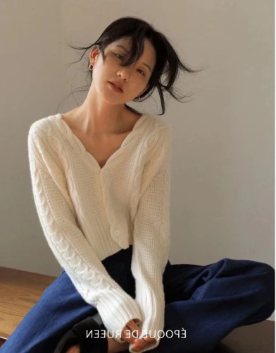 French v-neck twist knitted cardigan for women early autumn new style lazy wind warm soft waxy sweater jacket outer top
