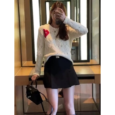 小香風寬鬆鏤空白色愛心針織衫女秋冬新款打底毛衣奶系溫柔風上衣