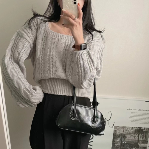 Autumn clothing Japanese retro cool twist knitted sweater fashionable western style European design super nice sweater