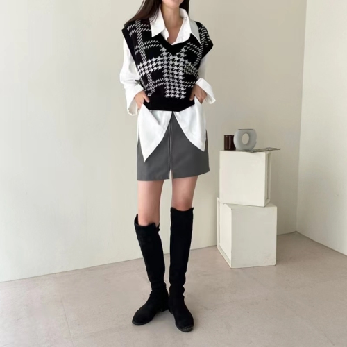 Korean style lazy style casual layered plaid v-neck knitted vest