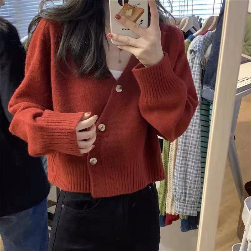 V-neck cardigan sweater for women, spring and autumn outer wear design, loose, lazy and chic, niche short knitted top