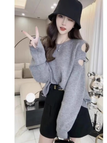 Beware of sleeve holes, solid color thickened sweater, 2023 autumn and winter new age-reducing versatile pullover top