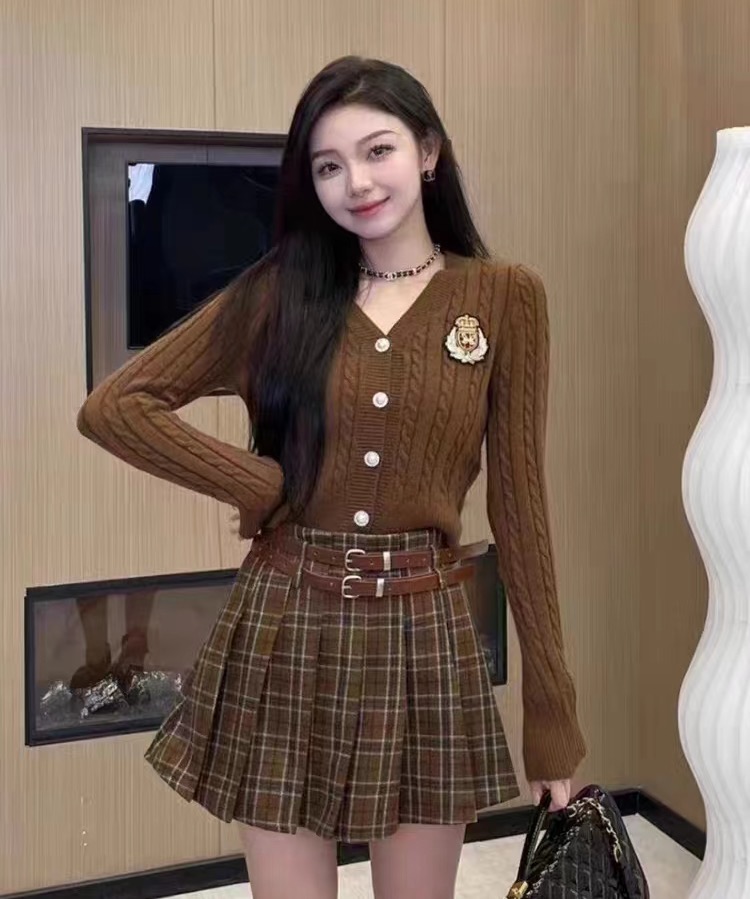 Twist v-neck sweater for women autumn and winter college style short long-sleeved knitted cardigan with inner and outer tops