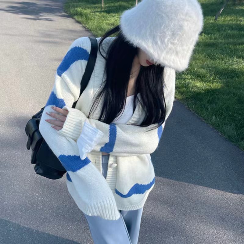 Lazy style sweater for women 2023 new autumn design niche V-neck cardigan striped top jacket
