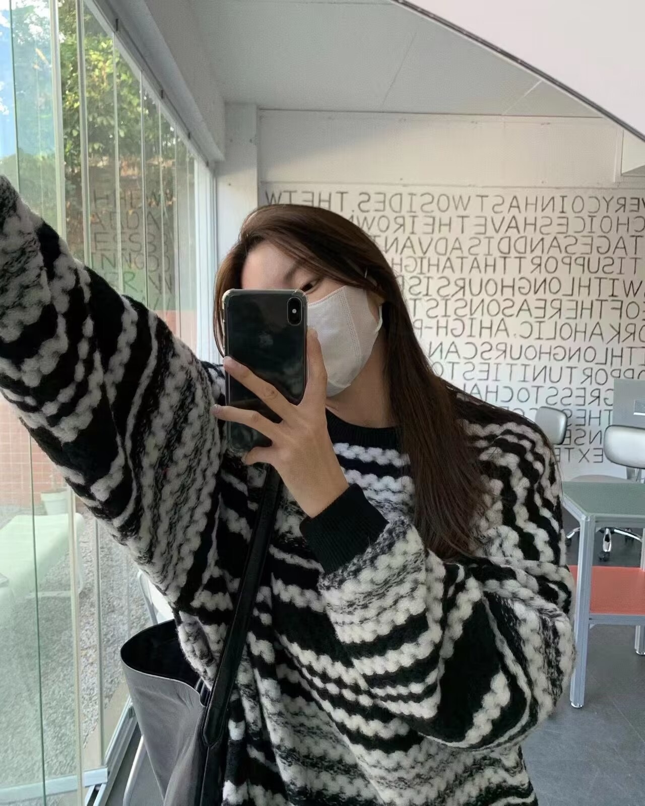 Loose sweater women's mid-length 2023 autumn and winter new college style soft and waxy lazy sweater