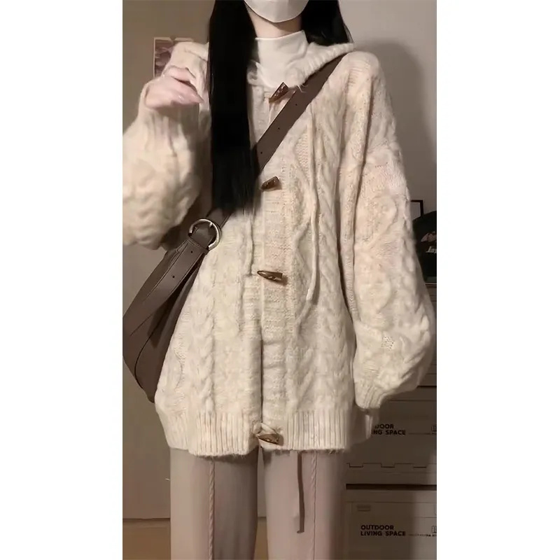 日系復古牛角扣麻花毛衣外套女2023秋冬季新款慵懶風加厚針織開衫