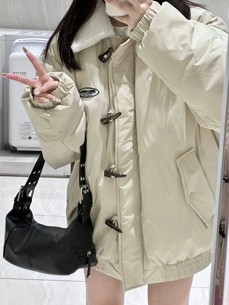 原版質量翻領羊羔毛拼接棉服女秋冬新款加厚寬鬆牛角扣棉衣外套