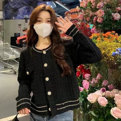 Xiaoxiangfeng knitted cardigan  early autumn new Korean style soft milk style loose sweater jacket trendy