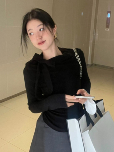 Niche spring, autumn and winter new half-high collar T-shirt women's design lace-up bow bottoming shirt long-sleeved top trendy