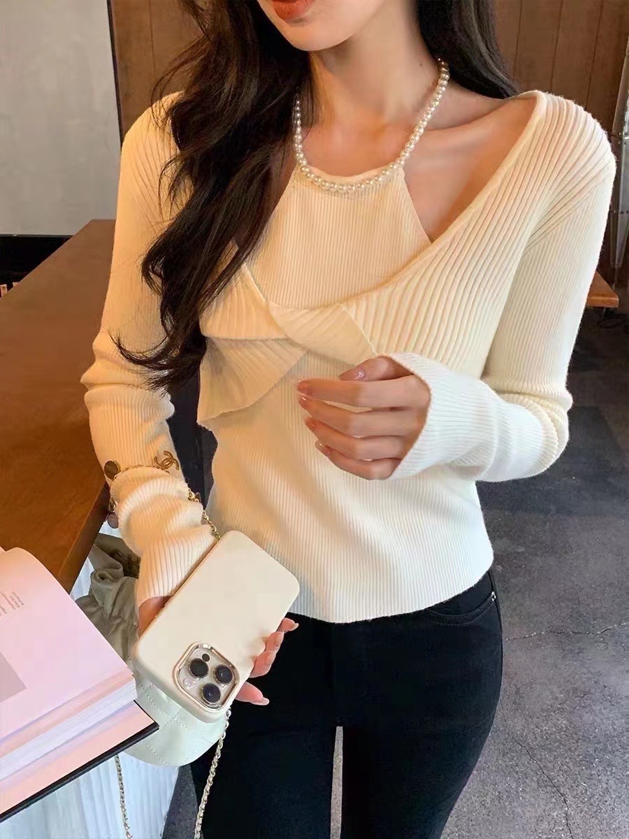 Beware of pearl halter neck top, autumn new sexy off-shoulder long-sleeved fake two-piece sweater top