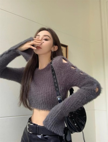 Hot girl soft and glutinous hole sweater women's autumn and winter 2023 short slim fit pullover long-sleeved sweater top ins