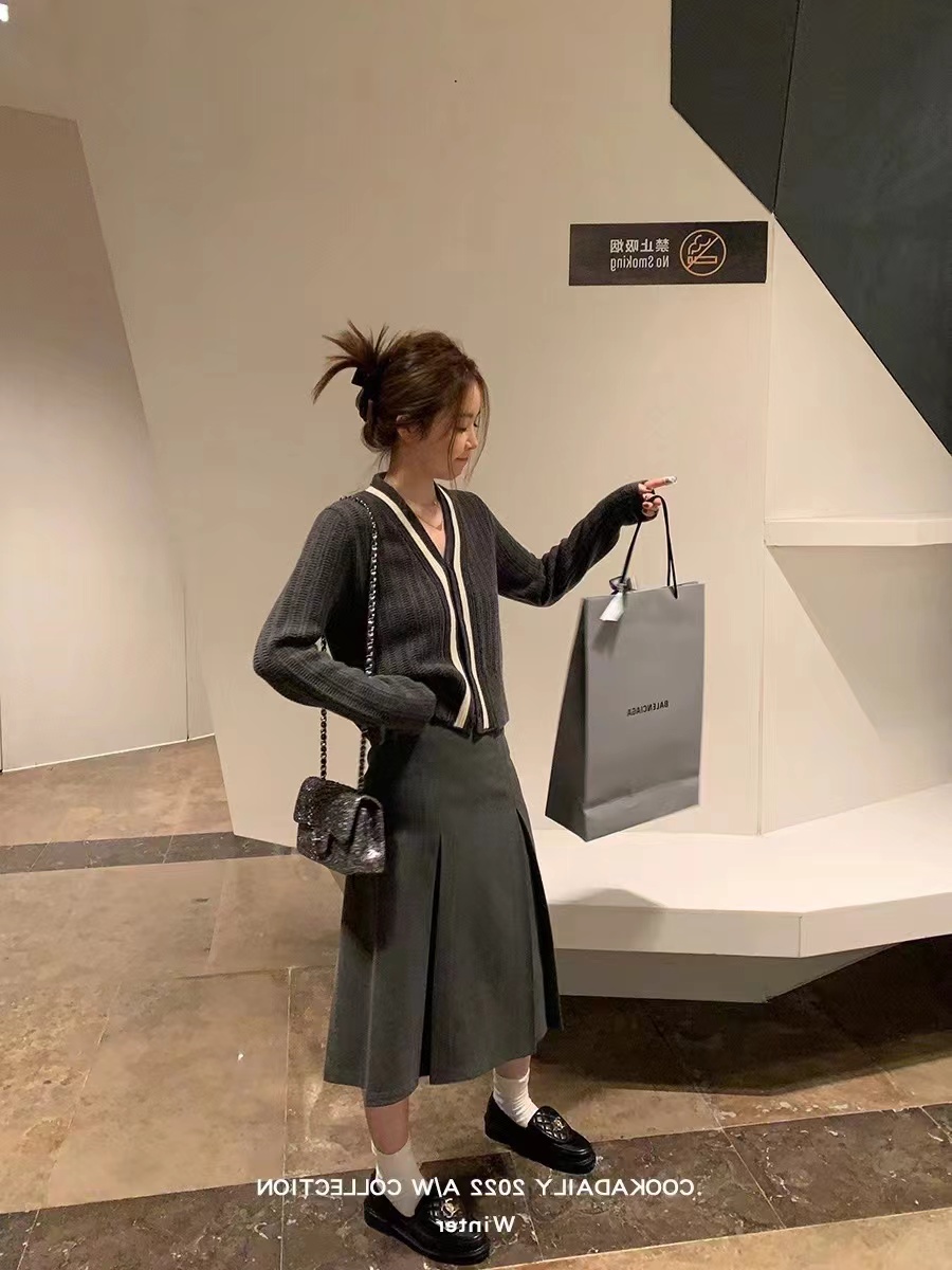 pijiuu Gray V-neck Knitted Cardigan Women's 2023 Spring New Design Contrast Color Sweater Jacket Korean Style Top