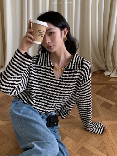 Autumn little French Hepburn style doll collar striped sweater loose lazy style sweater outer top for women