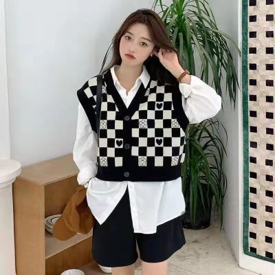 Black and white checkerboard sweater knitted vest for women 2023 new early autumn short style outer vest top