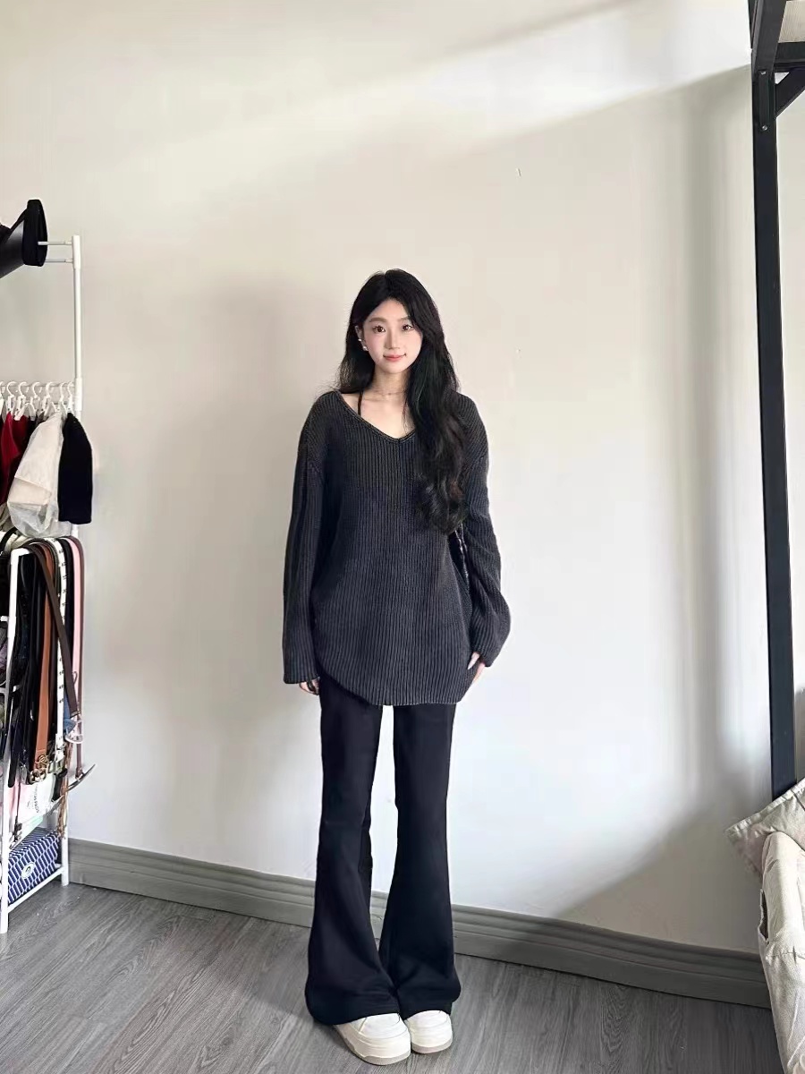 Loose V-neck black sweater women's lazy style autumn new high-end long-sleeved pullover sweater outer top