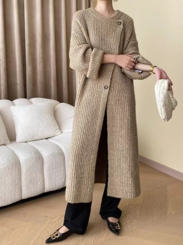 Mid-length knitted cardigan for women in autumn and winter new Korean style loose and lazy design niche thick woolen coat jacket