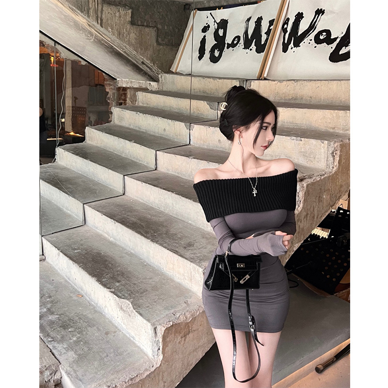 撞色拼接長袖連衣裙女秋季新款修身一字領露肩純色氣質包臀短裙子