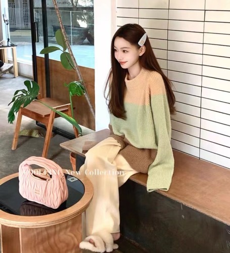 COOLLINE Lin Zixi mint toffee flavor white pullover sweater round neck loose lazy style top for women