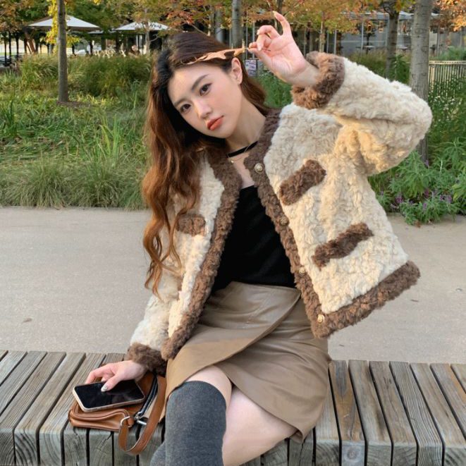 Original method of lambswool coat women's short style small fragrance fur coat retro loose quilted winter plush sweater