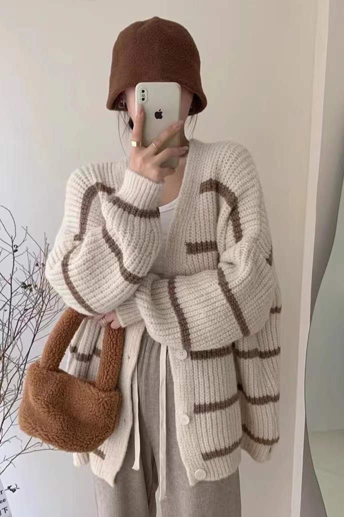 Early Autumn Outerwear 2023 New Loose Lazy Style Korean Style Small Bat Sleeve Knitted Cardigan Sweater Jacket for Women