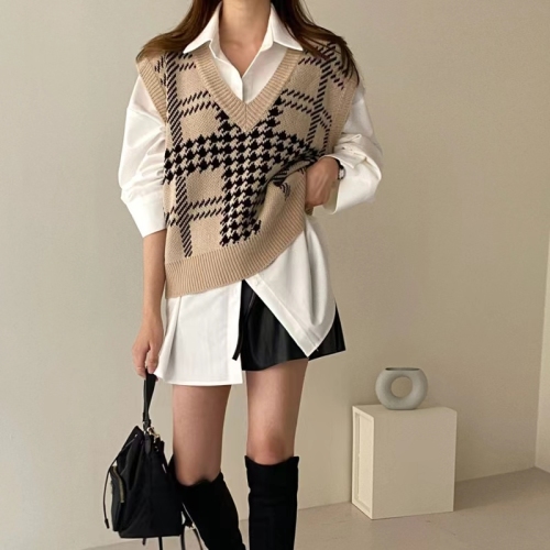 Korean style lazy style casual layered plaid v-neck knitted vest