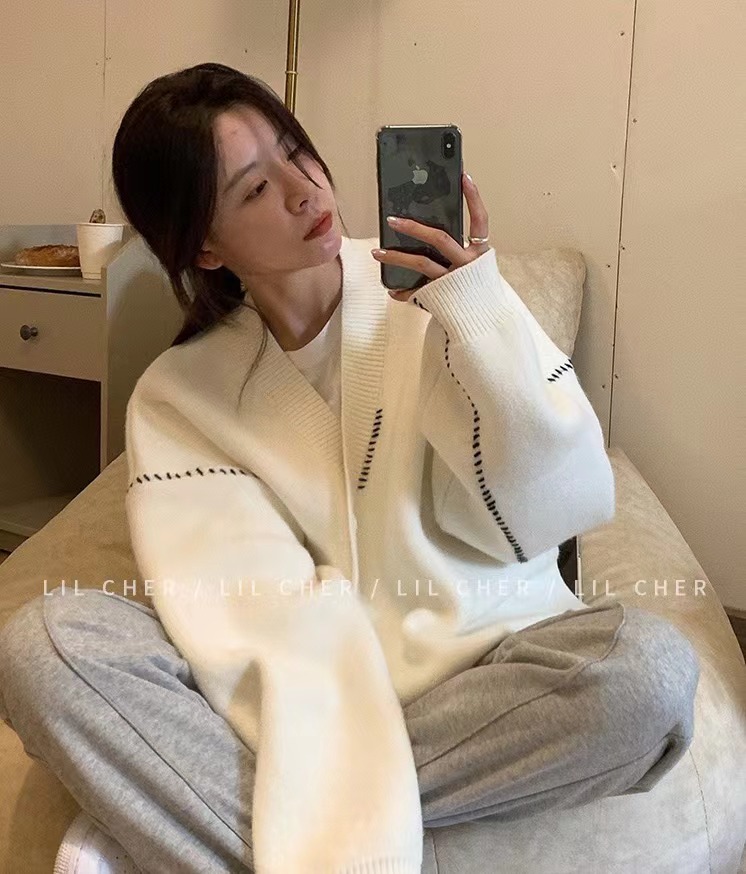 Cardigan coat women's loose autumn and winter 2023 new design niche early autumn top sweater