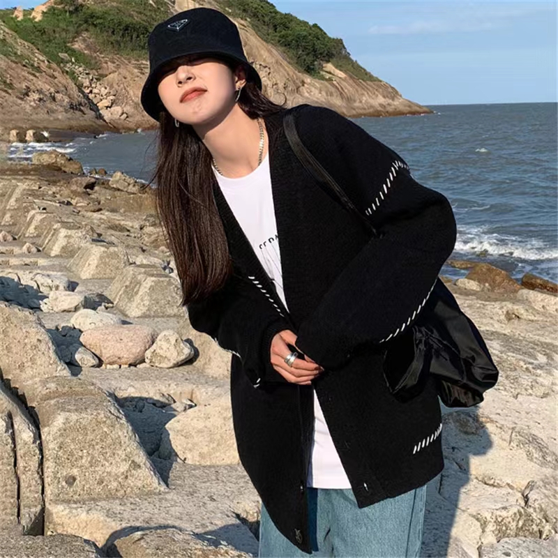 Designed high-end sweater jacket 2023 autumn new style lazy style loose knitted cardigan top for women