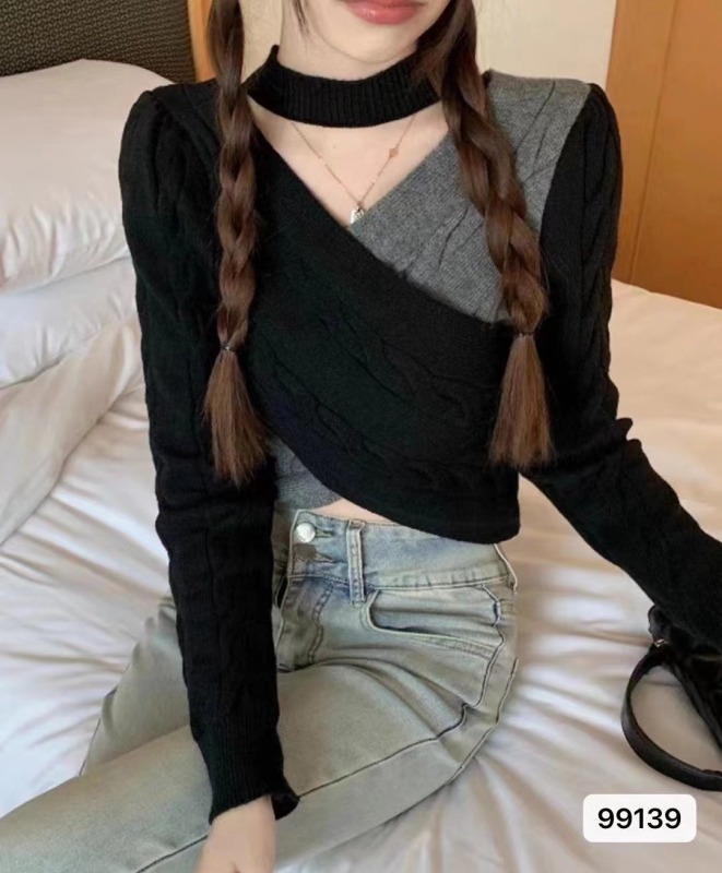 秋冬新款設計感辣妹掛脖V領麻花紋交叉露腰長袖上衣女