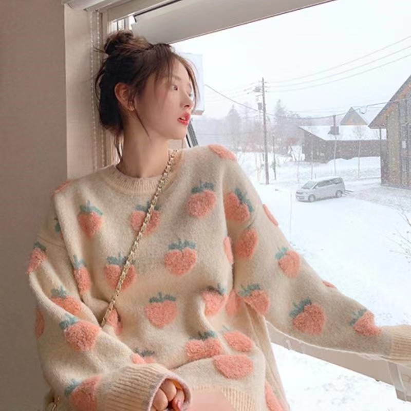 Teng Yujia white peach jacquard sweater for women 2023 new loose outer wear autumn and winter thickened inner fashion base