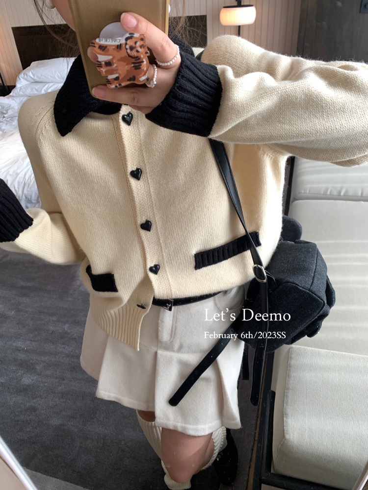 Korean DEEMO sweet and cool Blackpink contrasting color love button sweater small fragrant style knitted wool sweater for women
