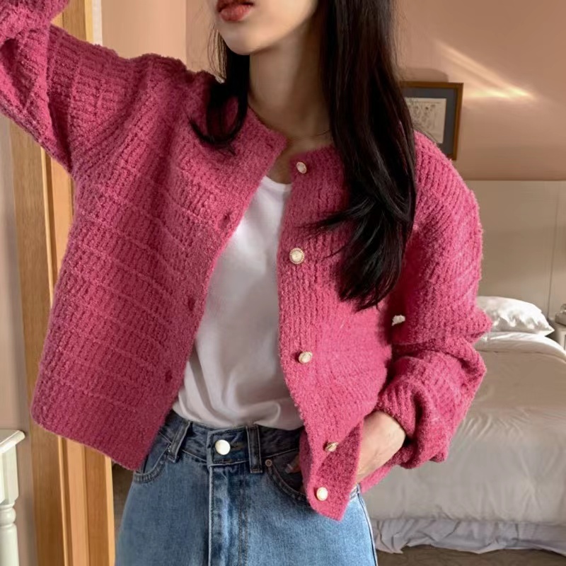 Korean chic autumn and winter retro small fragrance round neck textured knitted design loose long-sleeved short knitted sweater