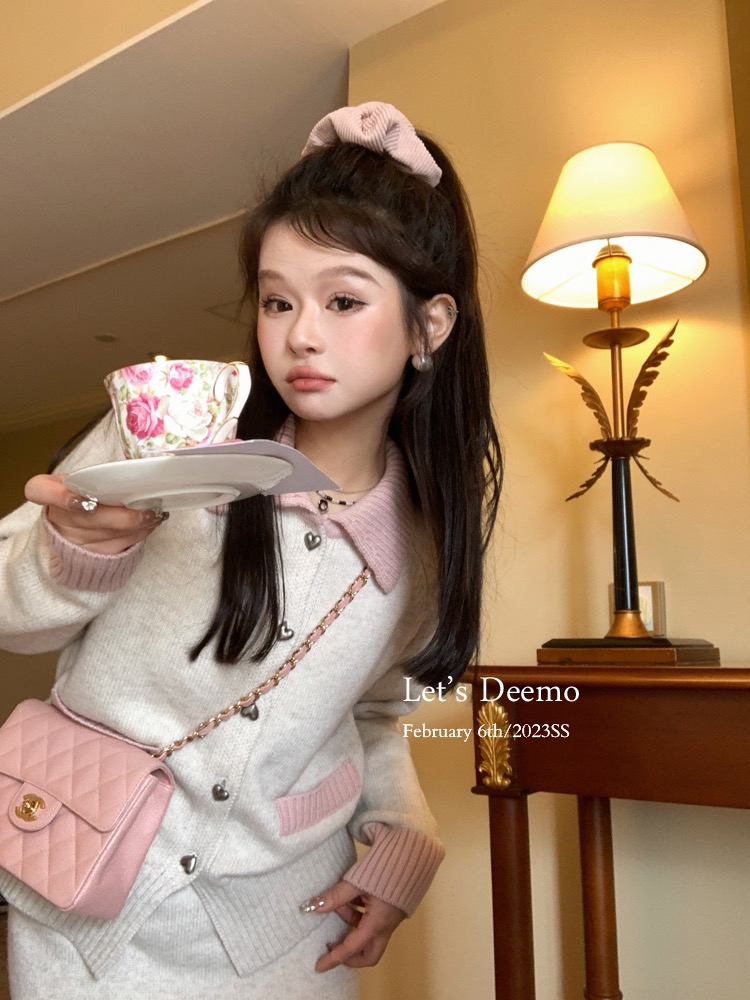 Korean DEEMO sweet and cool Blackpink contrasting color love button sweater small fragrant style knitted wool sweater for women