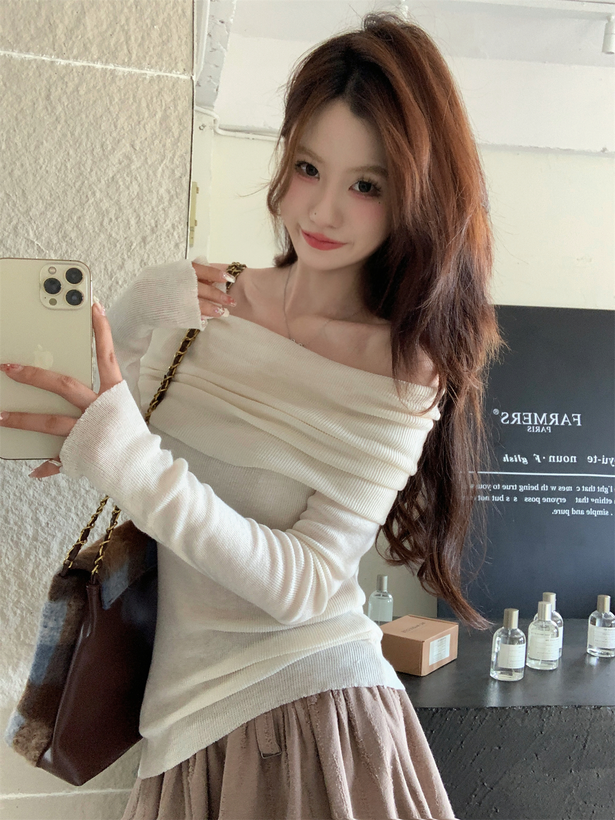 Actual shot of autumn and winter Korean style slim-fitting one-line neckline pure lust off-shoulder design with knitted bottoming sweater for women