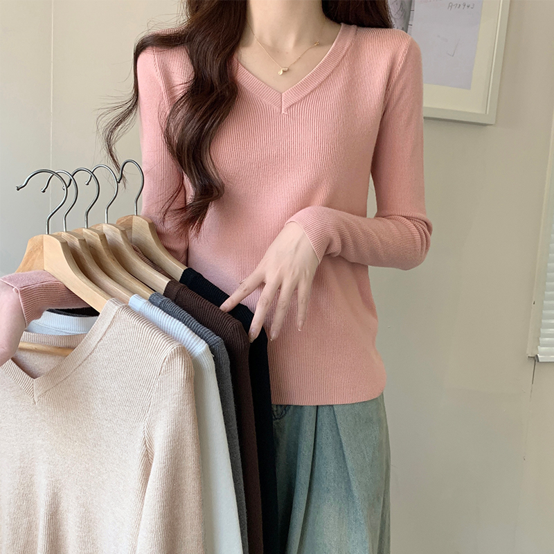 Real shot of solid color V-neck pullover bottoming wool sweater for women in autumn and winter soft waxy long-sleeved T-shirt with slim fit top