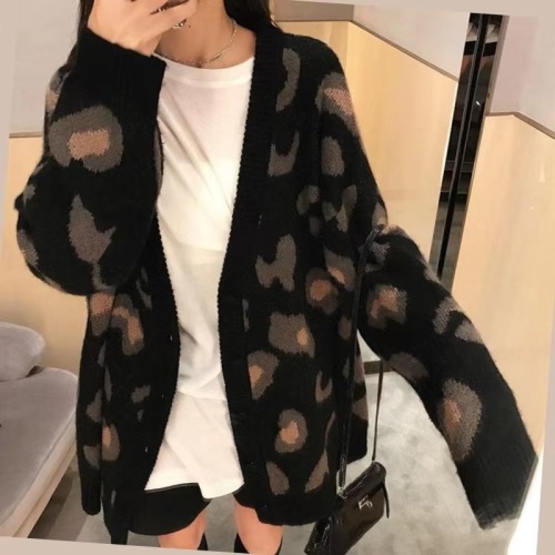 Japanese retro outer sweater for women in autumn and winter new style lazy style loose autumn leopard print knitted cardigan jacket