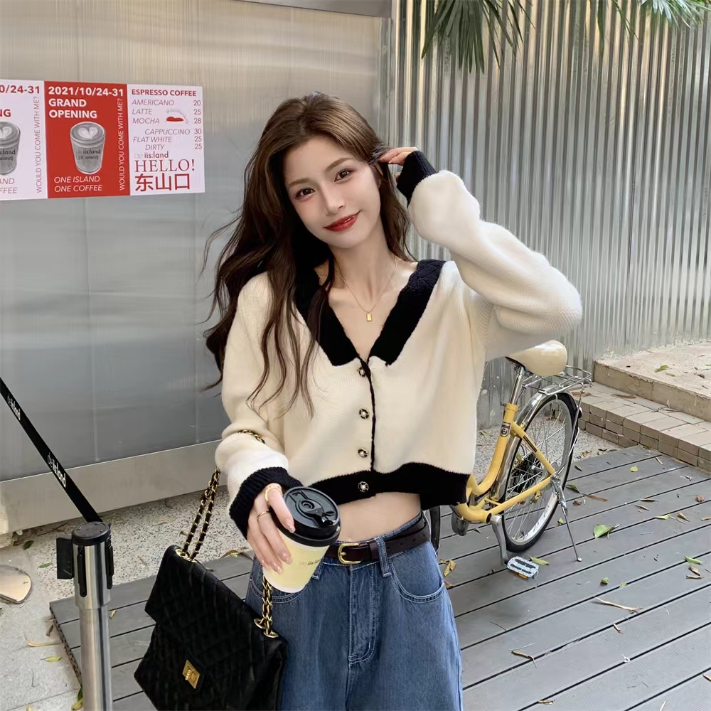 Korean style design contrasting color V-neck small fragrant style sweater French style short sweater for women