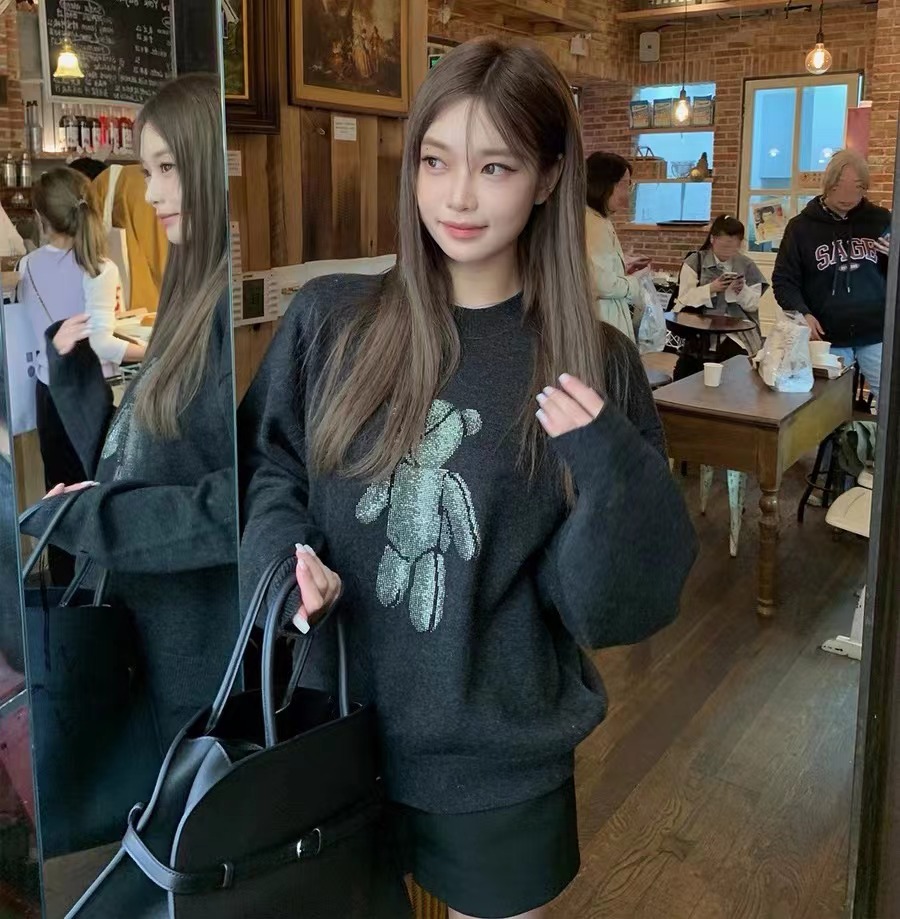 早安樊樊 小熊乖乖 定製漸變燙鑽圓領毛衣女秋冬季套頭針織衫上衣