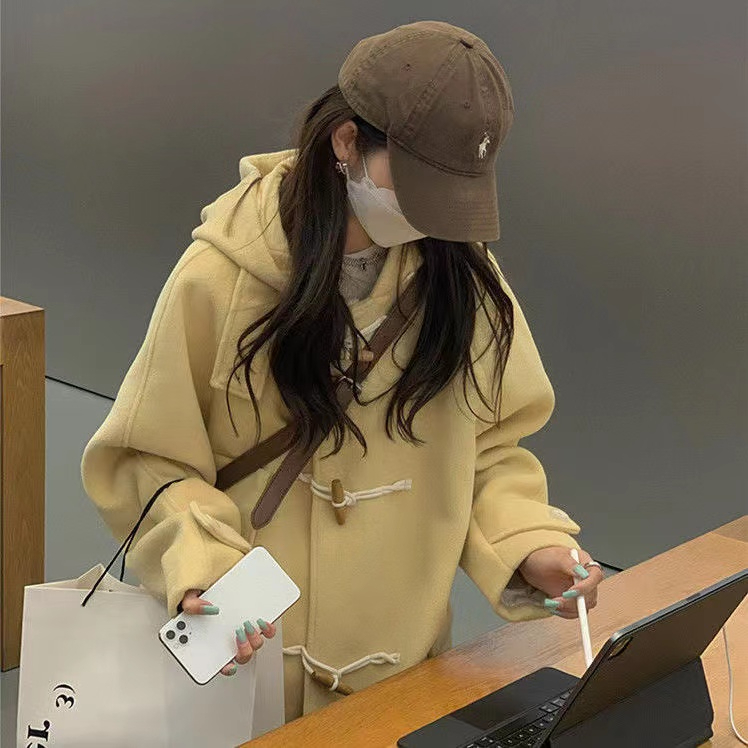 2023 new autumn and winter thickened woolen coat women's mid-length hooded horn button woolen coat